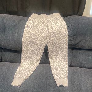 Comfortable lounge pants with pockets